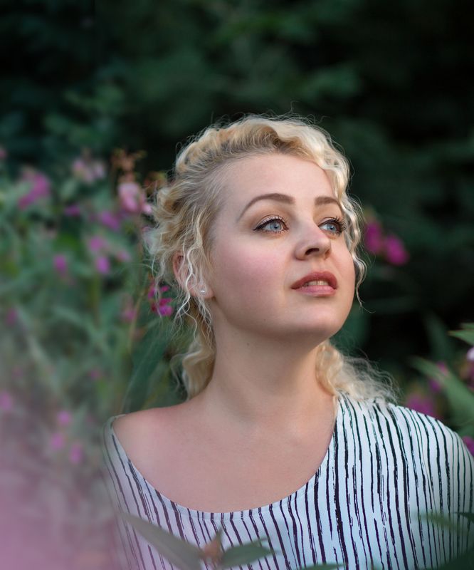 woman girl beauty summer  Elenaphoto preview