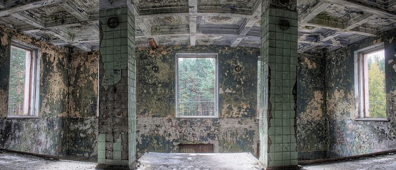 апокалипсис, баня, колонны, окна, плитка, разруха баняphoto preview