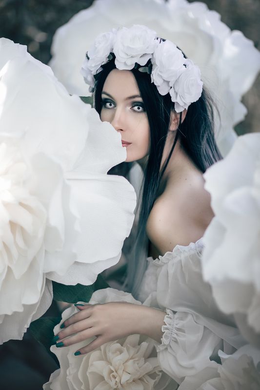 девушка цветы белый платье дым girl flowers white dress fantasy Pannochkaphoto preview