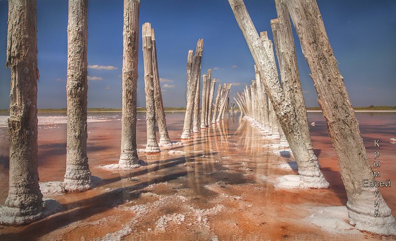 к Крым. Соленое озеро. Август,жара. фото превью
