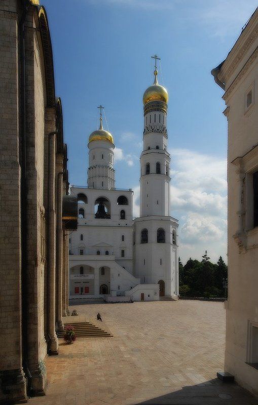 кремль, ивановская, площадь, москва, одиночество, странник Одинокий странникphoto preview