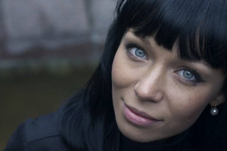 Слеза.... Автор: Евгений Лувсандугар девушка, улыбка , глаза, слеза, Евгений Лувсандугар