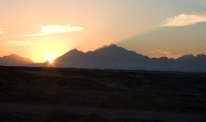 Белое солнце пустыни фото превью