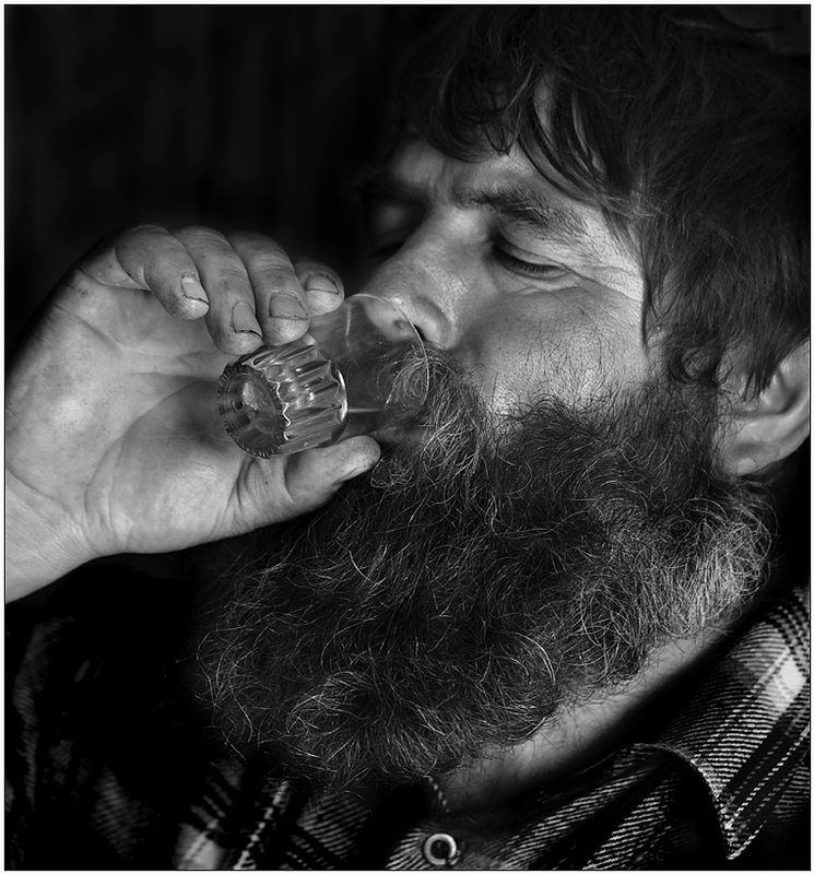 протрет, мужик, чарка На здоровье!photo preview