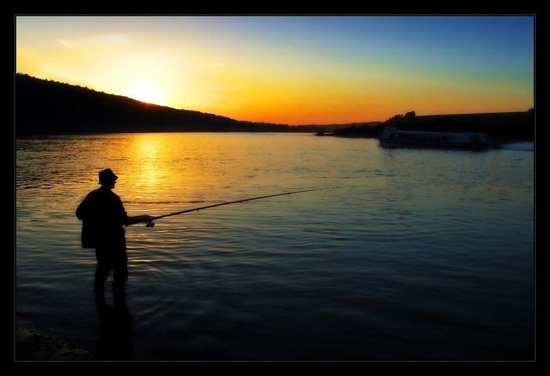 Вечером на Оке или пейзаж с катеромphoto preview