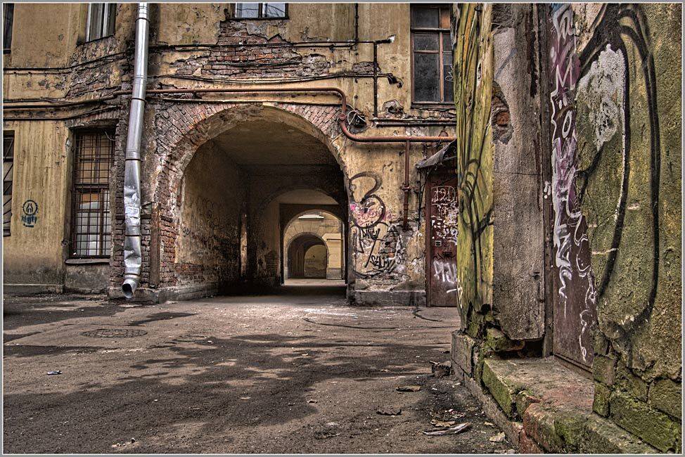 По местам хоженным...Рубинштейна 21.... Автор: domovoi город,двор,граффити, domovoi