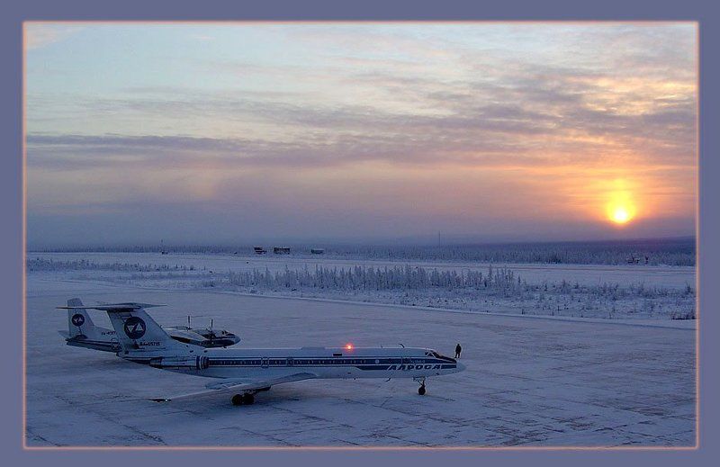 перрон вечер самолёты Вечерний перронphoto preview