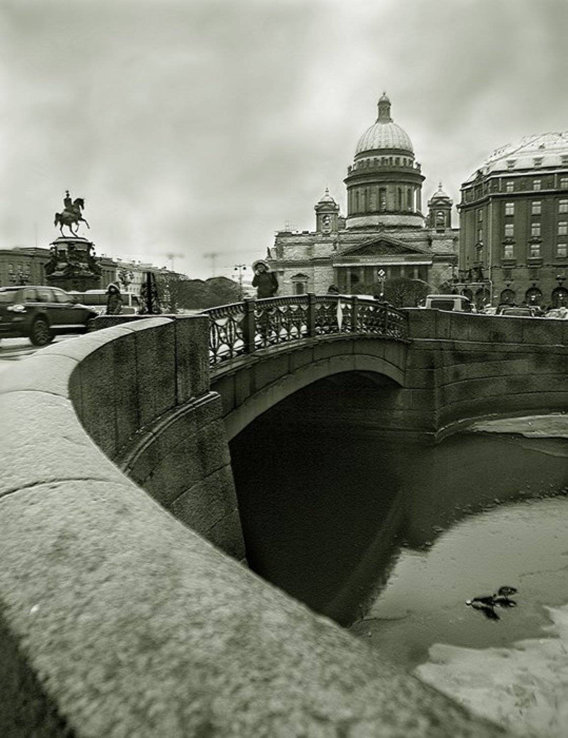 Эхо истории в современности. Автор: Евгений Пугачев. город,небо,архитектура,исаакиевский собор,, Евгений Пугачев.