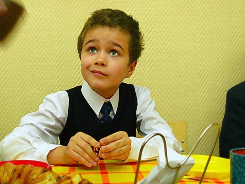 мальчик, школа, задумался, эмоции ///photo preview