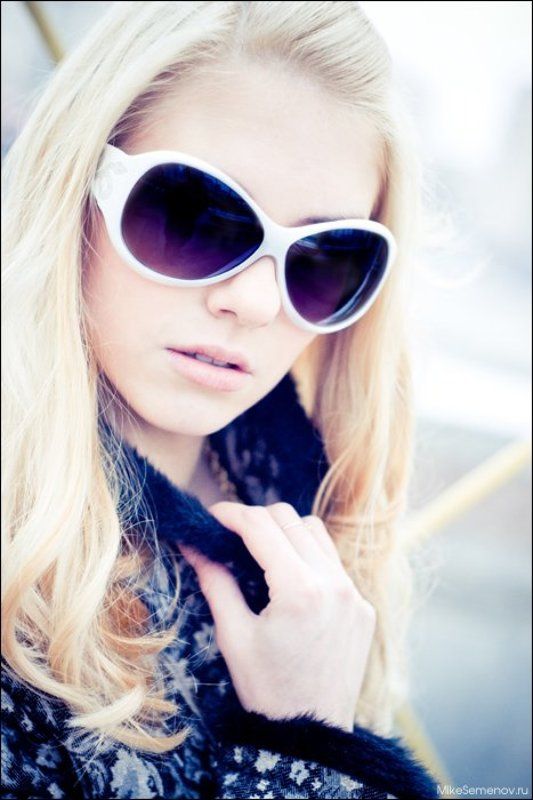 девушка, блондинка, аня, солнечные очки Лентий портрет в середине декабря.photo preview