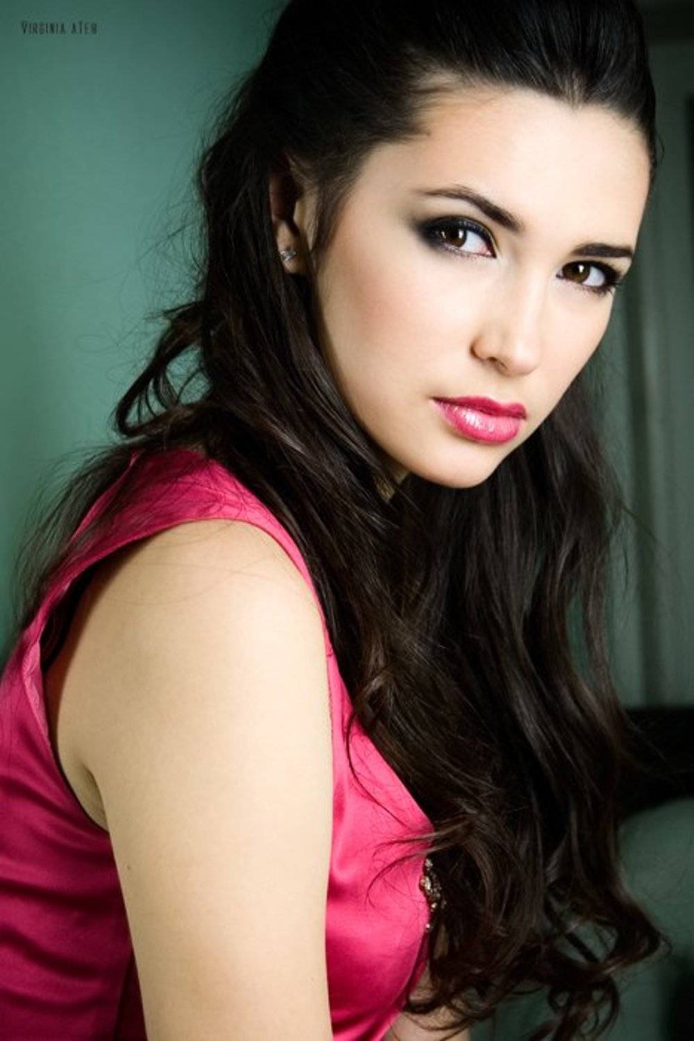 * * *. Автор: Virginia Ateh , Virginia Ateh