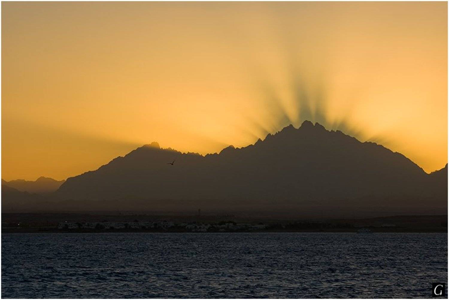 Финальный аккорд.. Автор: Gorshkov Igor_Feanorus египет, хургада, закат, горы, Gorshkov Igor_Feanorus