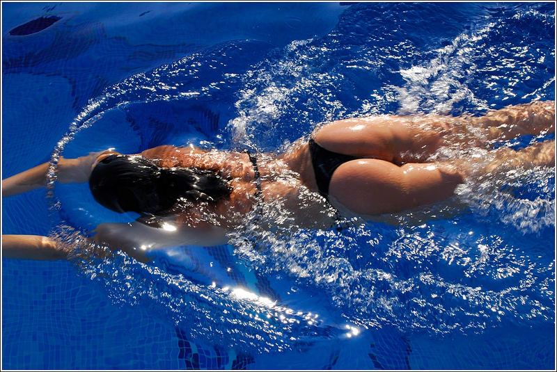 бассейн, девушка, плывет ***photo preview