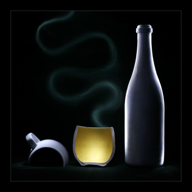 бутылка, чашка, раскол, дым, световая кисть Квадратный Этюдphoto preview