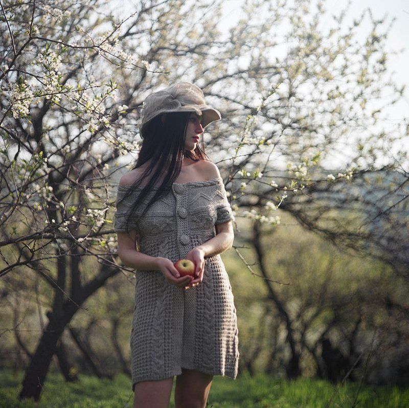 mary, маша, сад, яблоко, шляпка, средний, формат, плёнка, пленка, киев, 88, 6x6, сф, portra, фотосайт, северные, земли, дмитрий, корнилов, владивосток photo preview