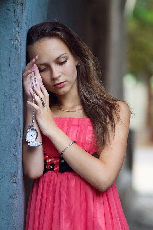 портрет, часы, девушка photo preview
