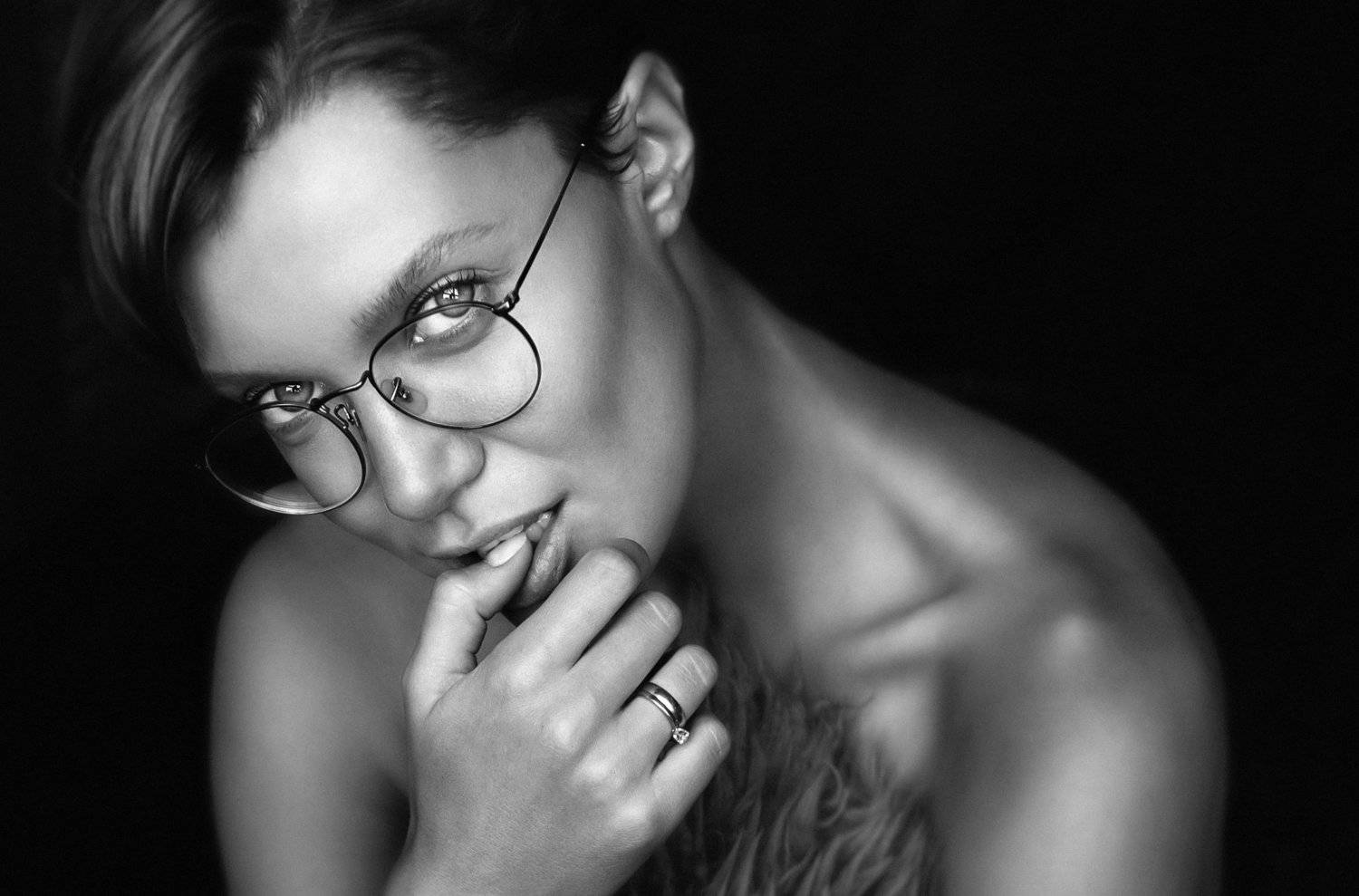 Портрет. Автор: Андрей Лободин girl, portrait, bw, woman, emotions, eyes, face, photo, moscow, people, light, Андрей Лободин