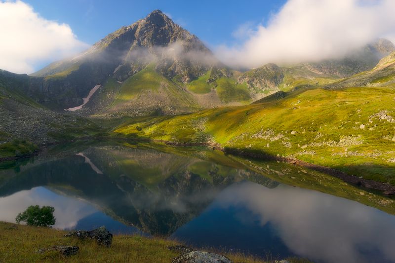 Утро на горном озереphoto preview