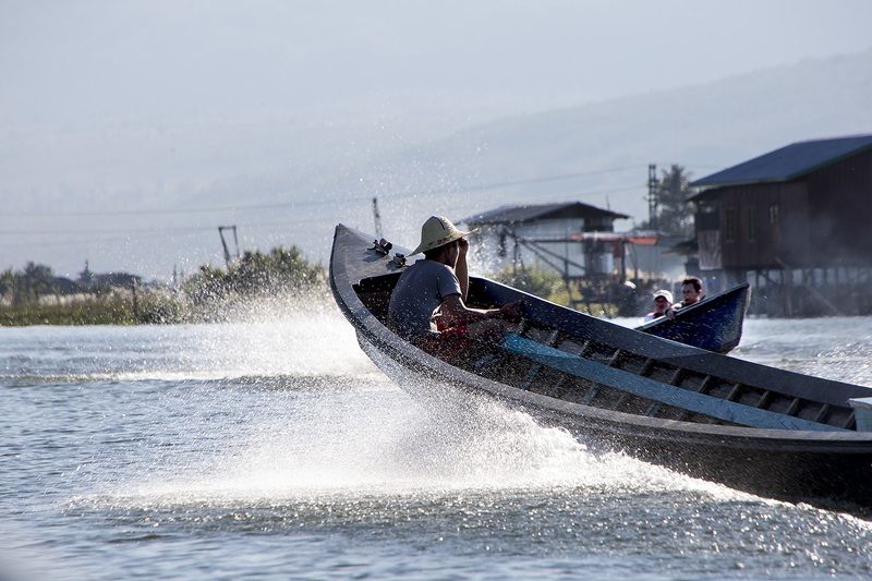Meetting Myanmar   Inle Lakephoto preview