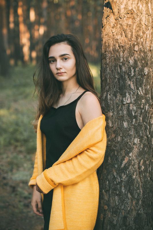 девушка, лес, желтый Цвет настроения - желтыйphoto preview