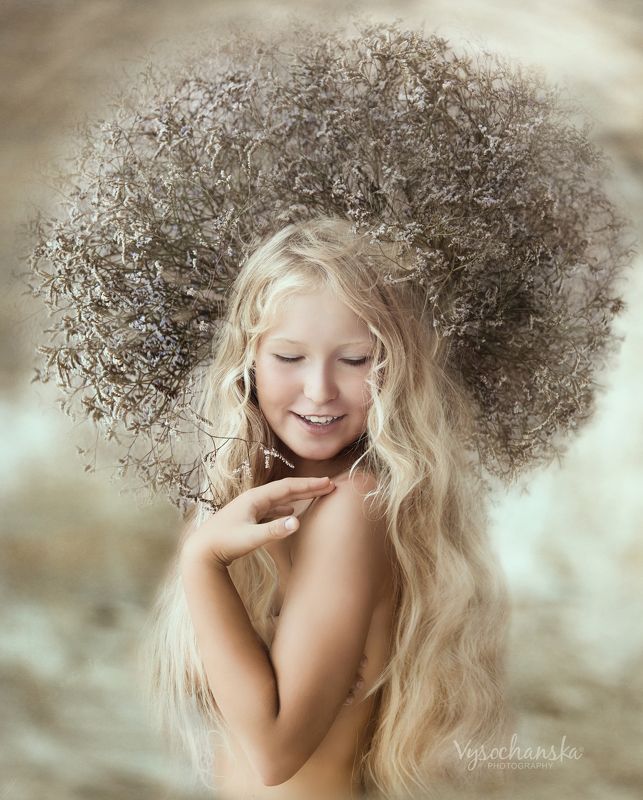 Flower girlphoto preview