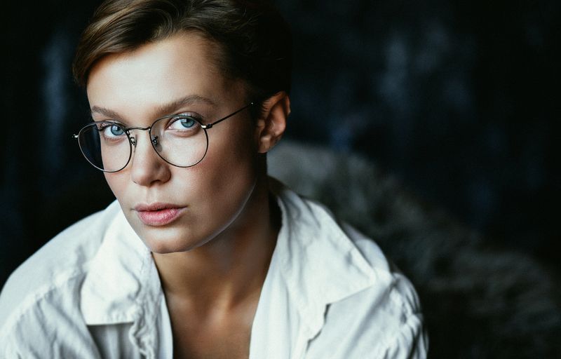 girl, portrait, color, woman, emotions, eyes, face, photo, moscow, people, light Portraitphoto preview