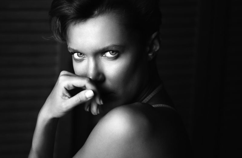 girl, portrait, bw, woman, emotions, eyes, face, photo, moscow, people, light Одиночествоphoto preview