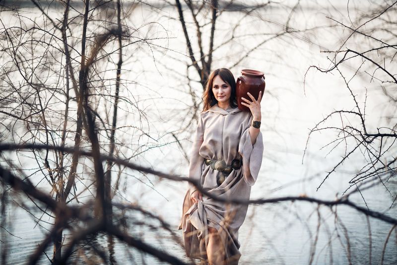 фотосессия, модель, девушка, кувшин, река,озеро, вода, природа,прекрасное, лето, портрет За водой к рекеphoto preview
