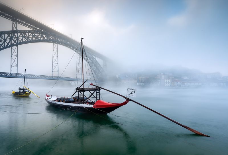 DLuis, Bridge, Porto, Oporto, Europe, Portugal, Douro, River, Rio, Nikon, D810, Hugo, Só, HugoSó, Fog, Misty, Boat, Rabelo, Wine, Fogday, City RABELOphoto preview