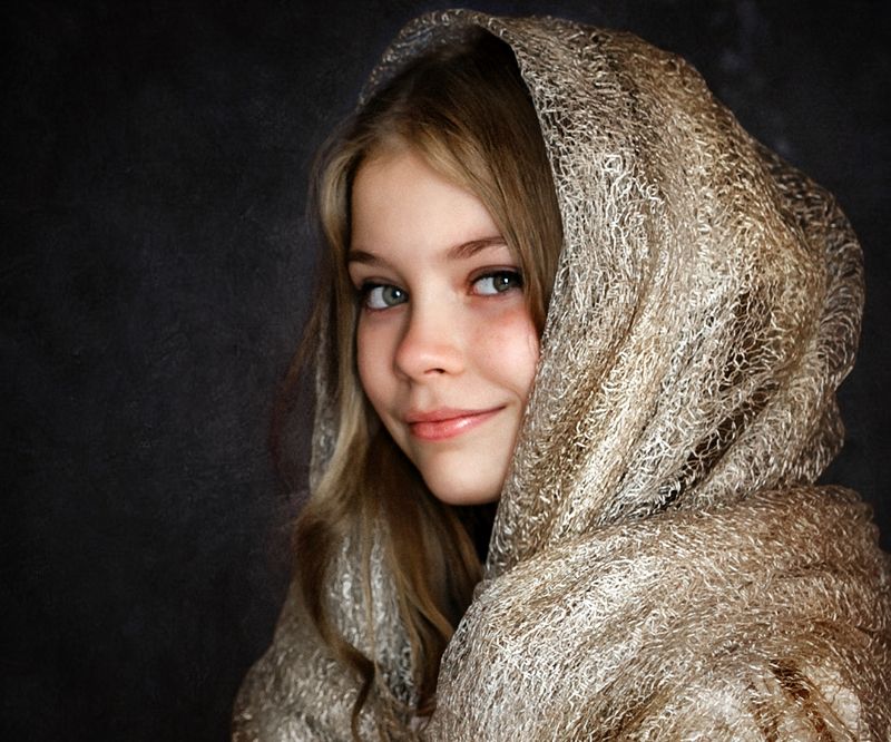 портрет, модель, девочка, улыбка, фон, студия, красивая, фотосессия  Дарьяphoto preview