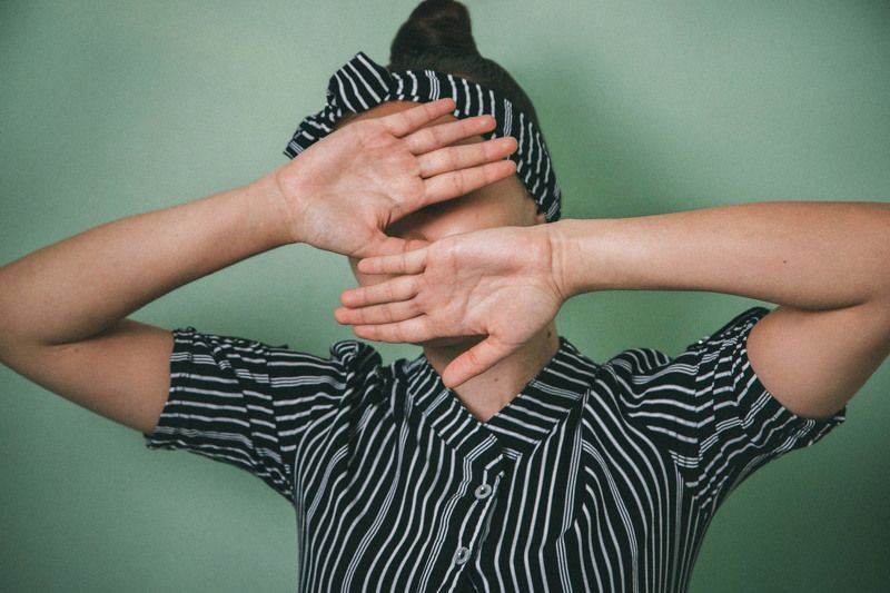 девушка, ванная, оранжевый, зеленый, мысли Узница мыслейphoto preview