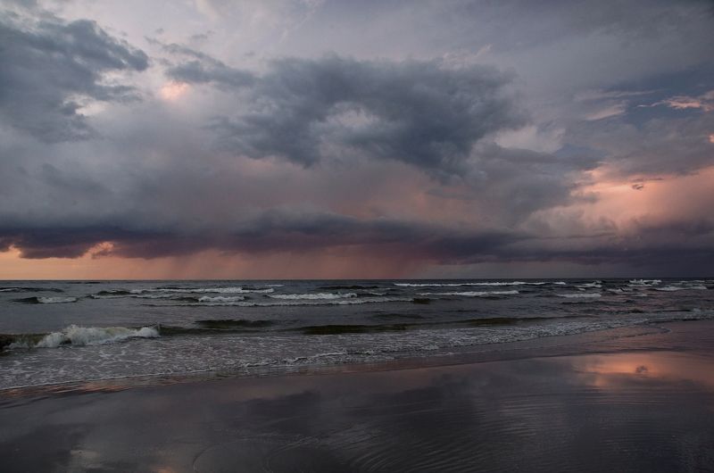 beach, sea, shore, bright, sun, pink, sunset, horizon, storm, cloud, bay, weather, atmosphere, summer, evening Evening riot of colors ...photo preview