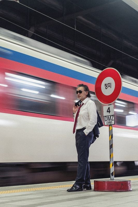 #man #male #middleage #suit #light  #brack  #potrait  #a9 #sony trainphoto preview