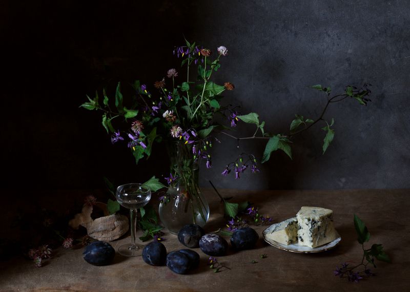 Сыр с плесеньюphoto preview