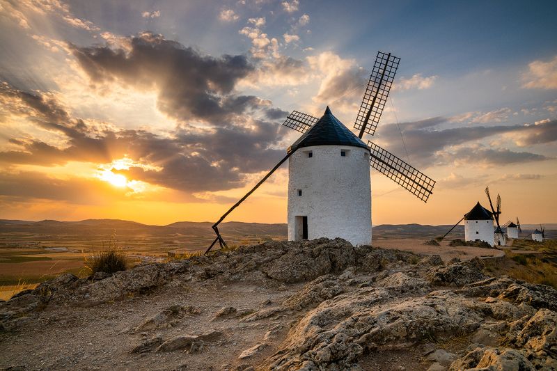 испания, закат Мечты Дон Кихотаphoto preview