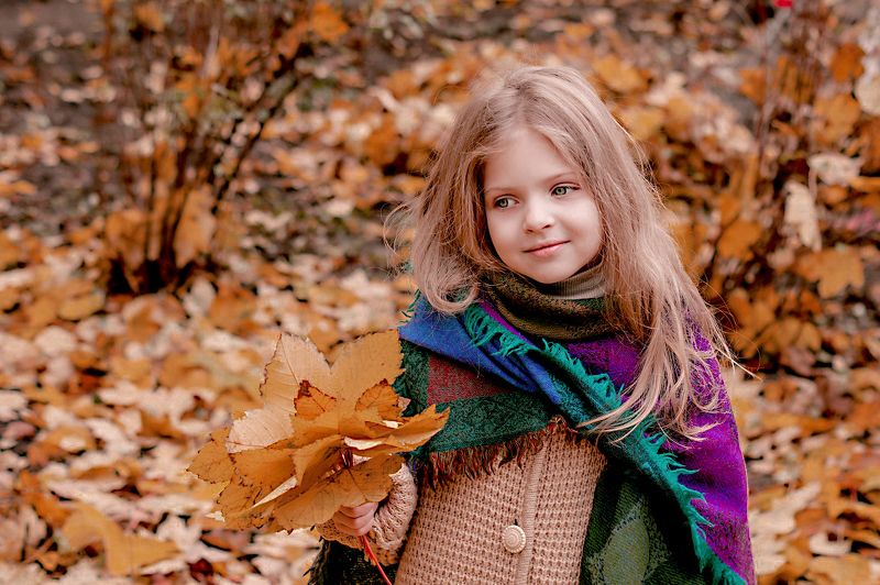 Девочка осень...photo preview