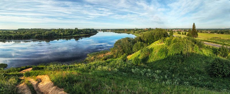 Вид на Волхов с Олегова кургана. Старая Ладога.photo preview