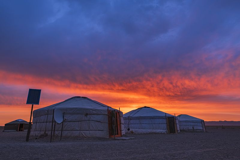 монголия, гоби, рассвет, юрта, пустыня Утро в Гобиphoto preview