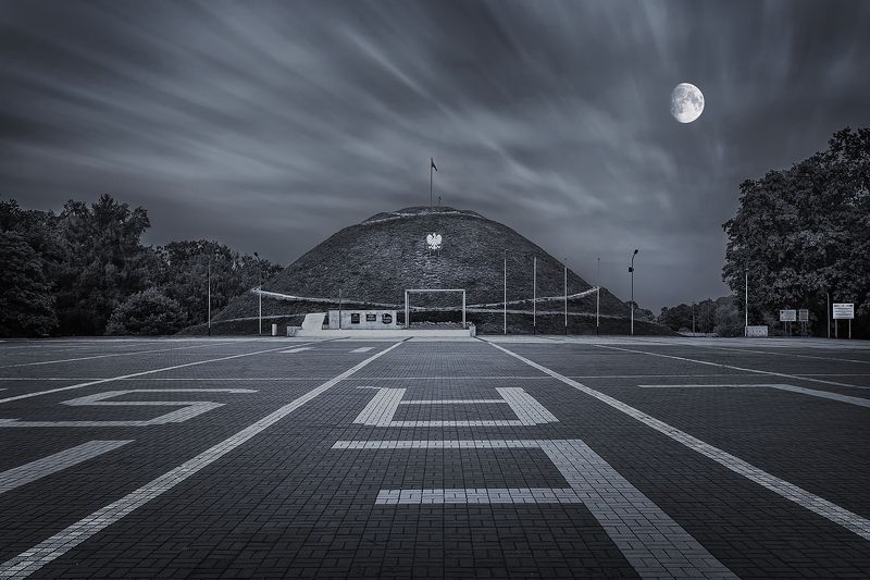 long exposure, city, Poland, historical, place, moon, clouds, Piekary Śląskie,  Mound of Liberation  Mound of Liberation in Piekary Śląskie, Polandphoto preview