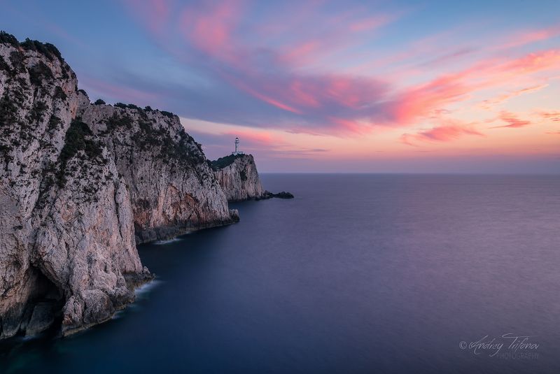 Doukato Lighthousephoto preview