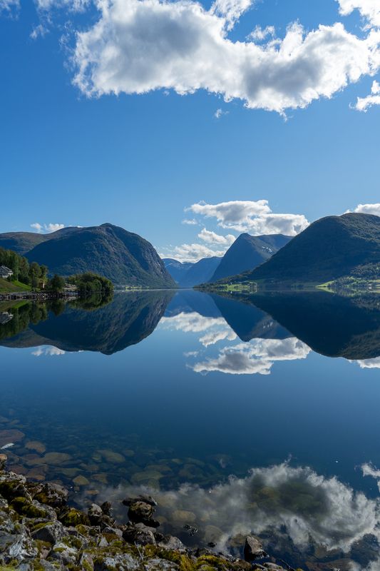 Пейзаж , облака , горы ,  Зеркальные фьорды, Норвегияphoto preview
