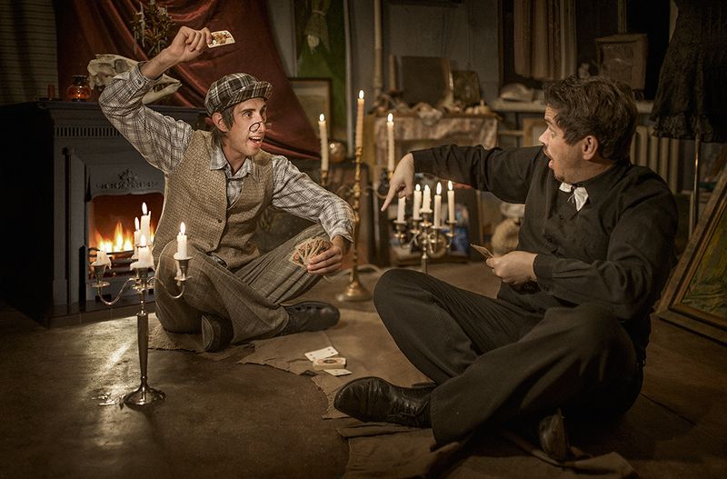 – Этого не может быть, – утверждал кот, глядя сквозь карту на свет канделябра.  Веселый ужин продолжался. Свечи оплывали в канделябрах, по комнате волнами распространялось сухое, душистое тепло от камина. фото превью