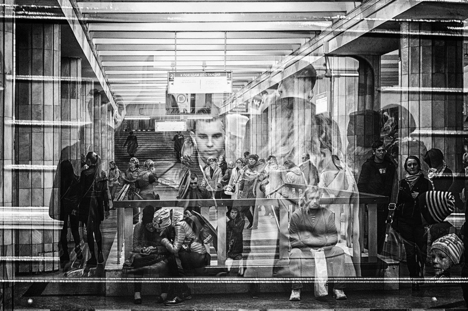 Суета подземки. Автор: Андрей Поляков , Андрей Поляков