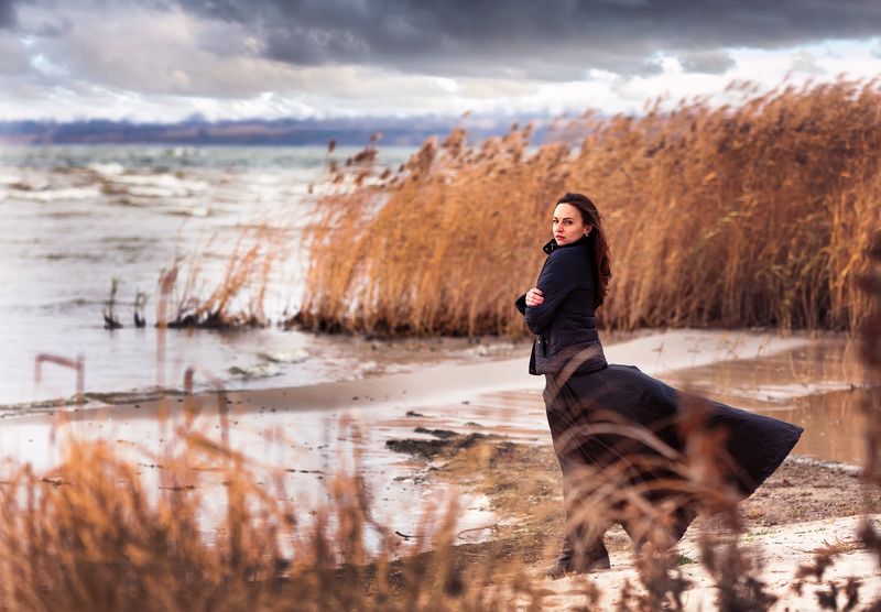 осень, девушка, облака, ветер Осень близко photo preview