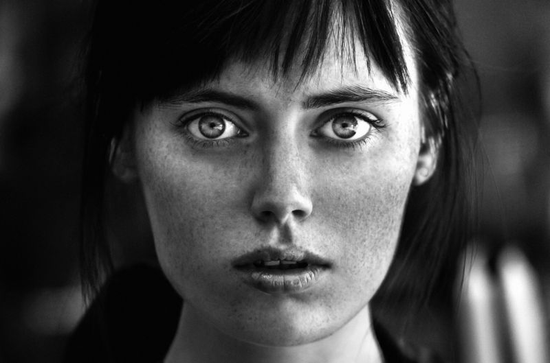 girl, portrait, bw, woman, emotions, eyes, face, photo, moscow, people, light Взглядphoto preview
