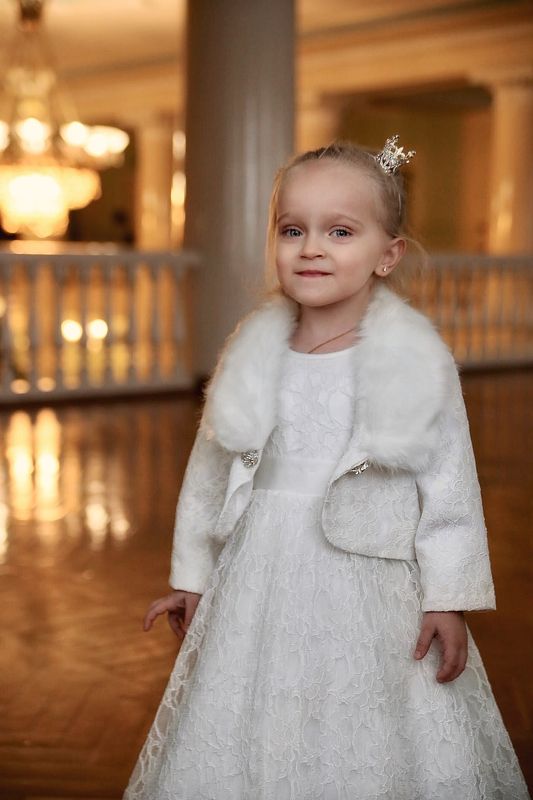 Детство, ребёнок, семья, праздник, утренник, платье, childhood, child, family, party, dress, color, indoor Королева фото превью