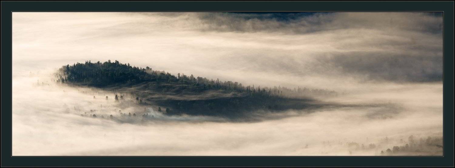 В море тумана. Автор: Виталий из Н-ска туман, утро, мустаг, шерегеш, шория, Виталий из Н-ска