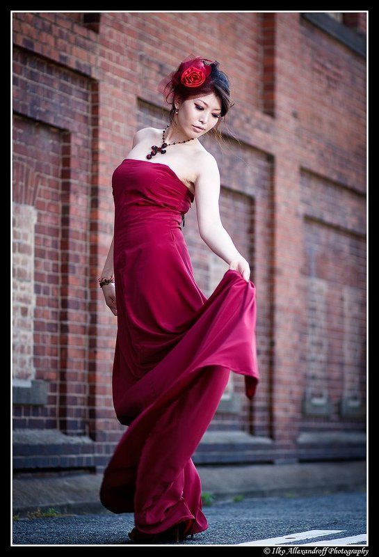 red, dress, portrait, strobist, softbox Spanish Redphoto preview