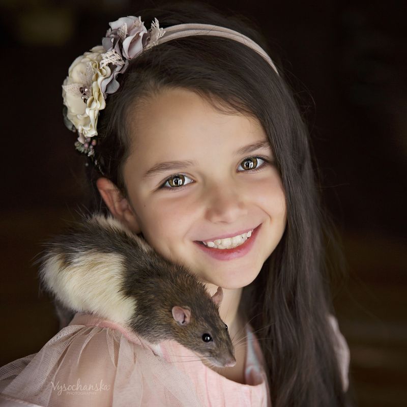 girl, rat, portrait, friends, pet, animal friendsphoto preview