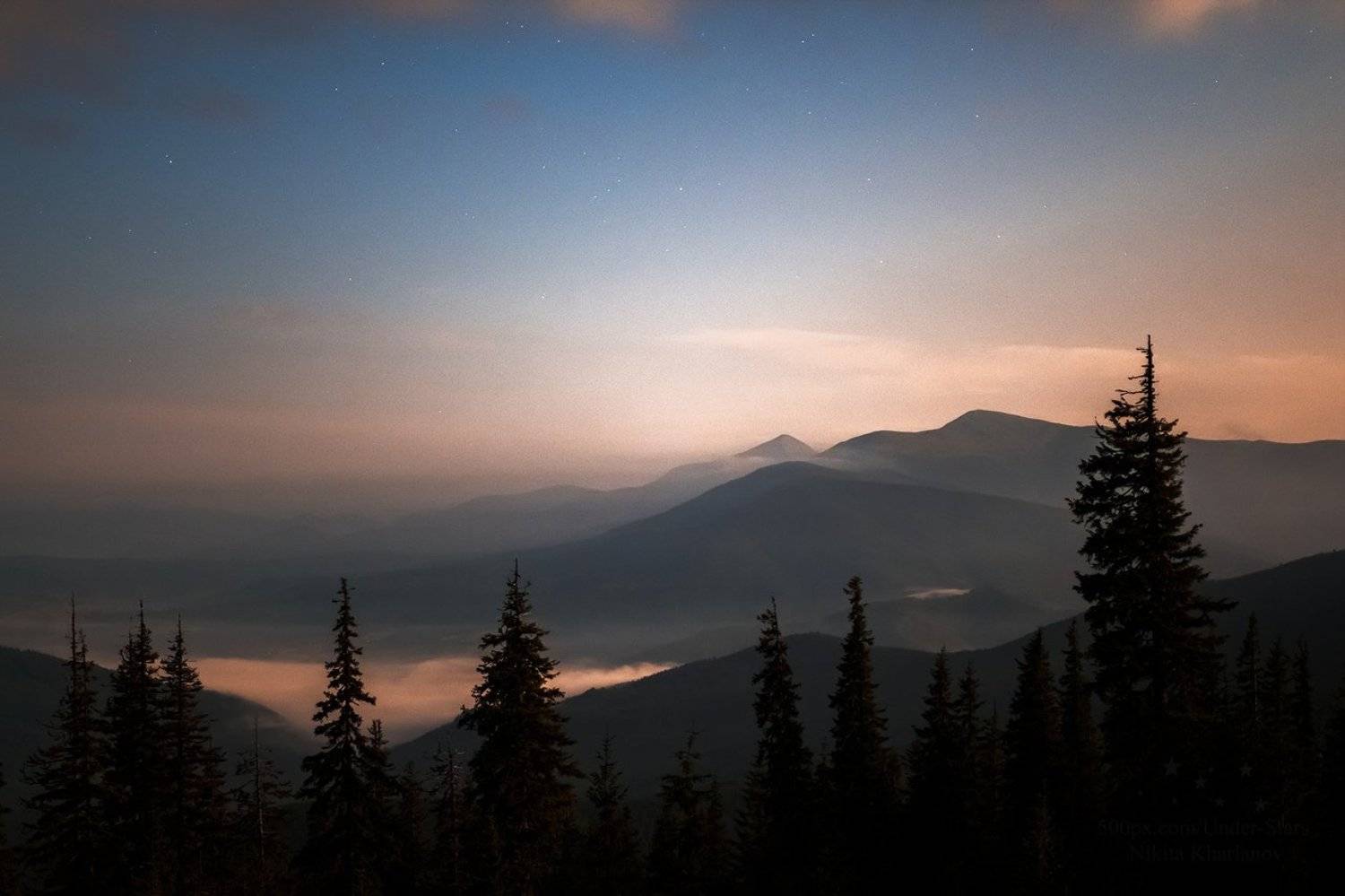 Нежное прощание со звездами. Автор: Харланов Никита драгобрат, горы, ночь, звезды, рассвет, сумерки, карпаты, облака, лес, Харланов Никита